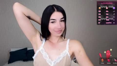 milkiss_kiss online show from June 17, 6:18 am