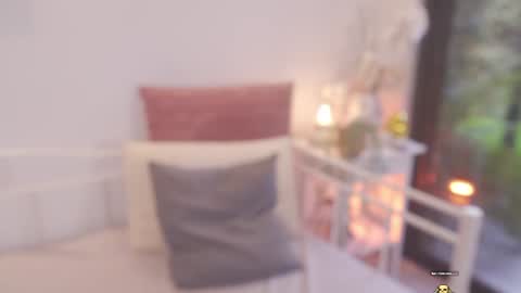 milky_0 online show from July 10, 7:40 pm