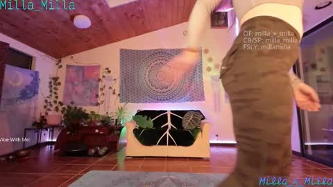 milla_milla online show from December 20, 5:03 am