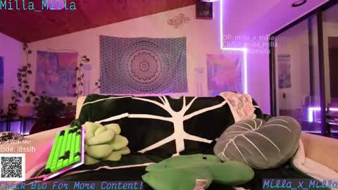 Snapshot of milla_milla chatting on October 19, 5:23 am milla_milla online show from October 19, 5:23 am