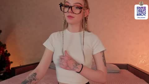 Snapshot of milla_remmy chatting on February 23, 9:16 pm Milla online show from February 23, 9:16 pm