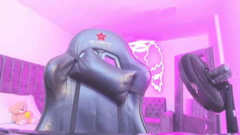 miller_silvana online show from February 16, 12:14 pm