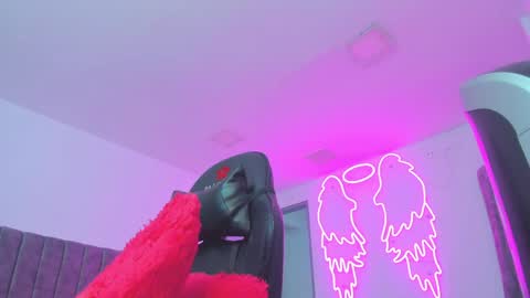 miller_silvana online show from April 24, 12:40 pm