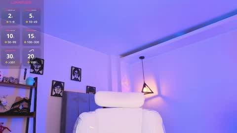 miller_vanessa_ online show from April 29, 8:46 pm