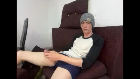 Snapshot of millerjdm chatting on September 28, 1:14 am SlimnHungOH online show from September 28, 1:14 am