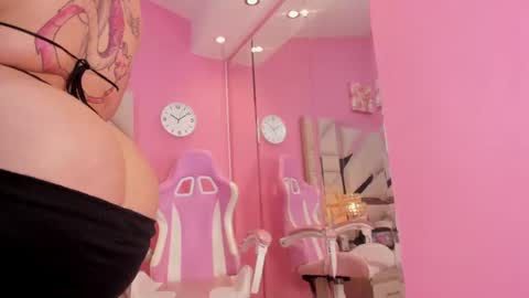 millers_rousse online show from August 8, 4:11 am