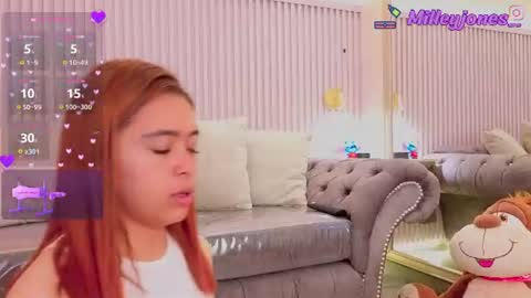 milleyjones_ online show from July 14, 11:48 am