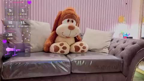 milleyjones_ online show from July 28, 6:20 pm