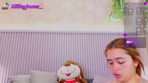 milleyjones_ online show from June 22, 11:50 am