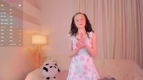 Snapshot of milliminimouse chatting on October 7, 11:45 pm milliminimouse online show from October 7, 11:45 pm
