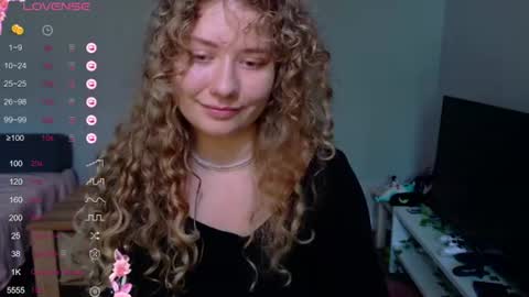 milounee online show from July 4, 8:18 am