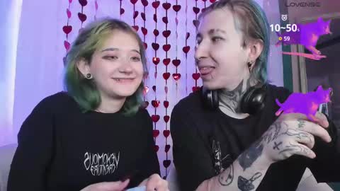 milten_trish online show from March 10, 12:39 am