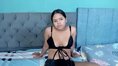 milu_18_ online show from March 6, 7:57 pm