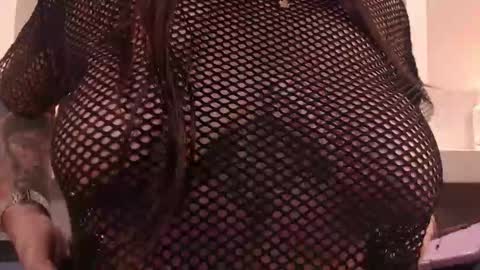 Milu Wallace  online show from October 28, 4:46 am