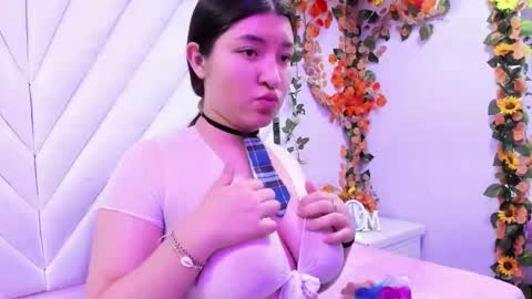 miluqueen23 online show from December 15, 12:12 pm