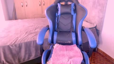 miluu_444 online show from June 15, 4:32 pm