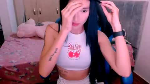 miluu_444 online show from June 19, 1:44 am