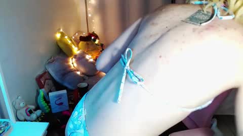 mily_milk_ online show from February 17, 6:31 am