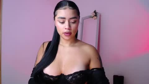 Snapshot of mily_ortiz chatting on October 21, 4:21 pm Mily Ortiz online show from October 21, 4:21 pm