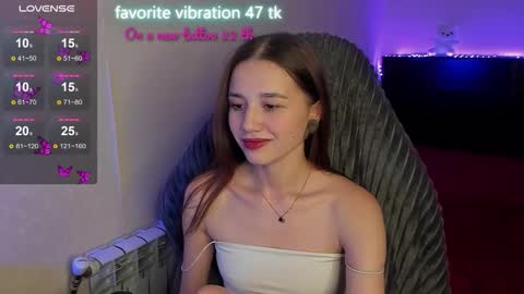 Snapshot of milyamess chatting on September 19, 7:39 pm Emily online show from September 19, 7:39 pm