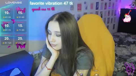 Snapshot of milyamess chatting on March 7, 7:49 pm Emily online show from March 7, 7:49 pm