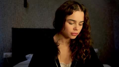 Linda online show from September 25, 12:56 pm