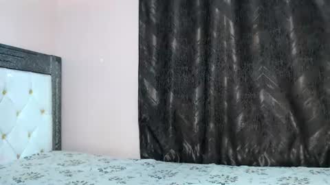 mimiebony online show from July 22, 7:43 am