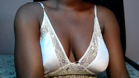 mimiebony online show from July 12, 8:17 am