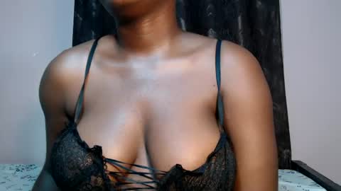 mimiebony online show from July 28, 8:12 am