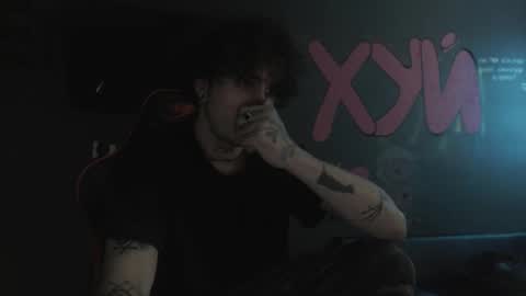 Max online show from November 5, 9:50 pm