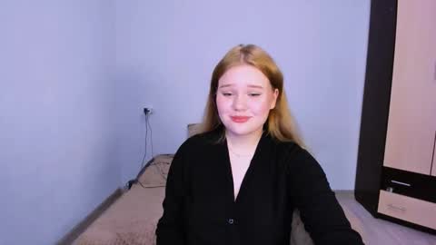 hi Im Mina  online show from November 26, 2:53 am