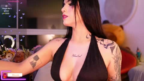 Snapshot of ming_yue_ chatting on September 23, 4:39 am My name is Fer Nice to meet you give it a thumbs up please its important online show from September 23, 4:39 am