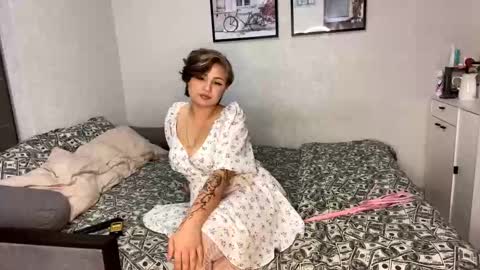 Snapshot of mingjorgenson chatting on October 9, 6:13 pm Luna Moon online show from October 9, 6:13 pm