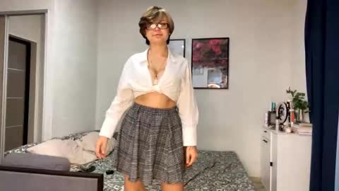Snapshot of mingjorgenson chatting on October 21, 6:44 pm Luna Moon online show from October 21, 6:44 pm