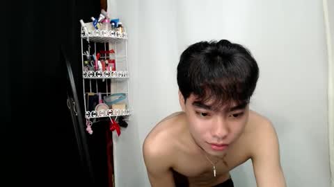 mingkla_man online show from March 9, 3:16 pm