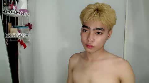 mingkla_man online show from April 22, 7:48 am