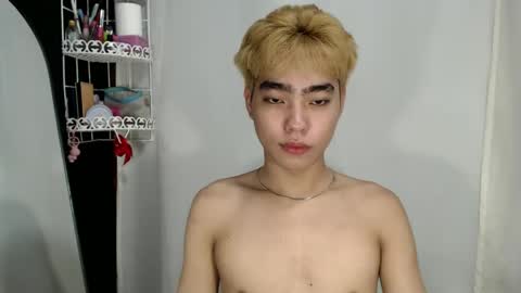 mingkla_man online show from May 3, 10:10 am