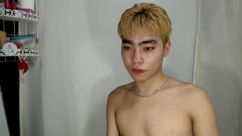 mingkla_man online show from May 4, 1:06 pm