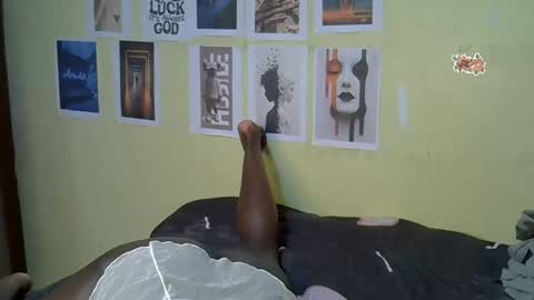 mini_karee online show from March 5, 4:49 pm