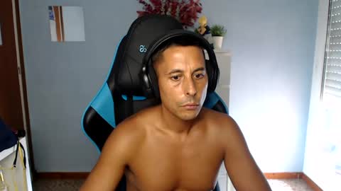 mini_pitbull online show from August 3, 2:23 pm