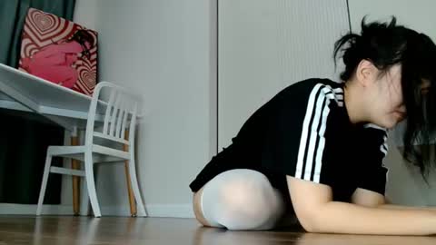 Minji online show from July 14, 1:27 pm
