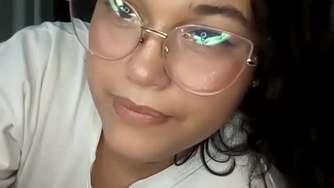 Snapshot of mira_cherry chatting on October 1, 5:50 am mira_cherry online show from October 1, 5:50 am