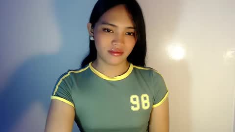 Snapshot of mira_luna222 chatting on December 31, 8:59 am Mira Bella online show from December 31, 8:59 am