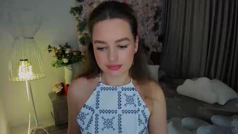 Emma online show from November 25, 7:45 pm