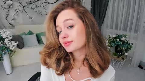 Emma online show from September 30, 7:46 pm