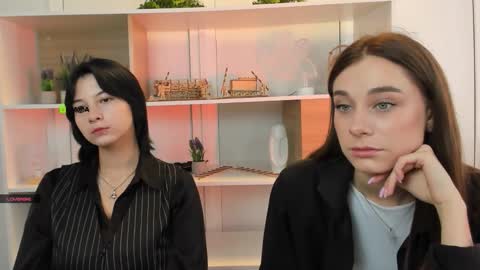 Snapshot of miraella chatting on September 22, 8:51 am Mira online show from September 22, 8:51 am