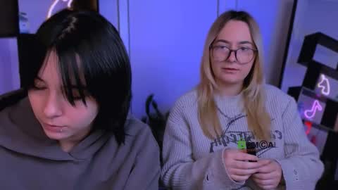 Snapshot of miraella chatting on September 29, 8:46 am Mira online show from September 29, 8:46 am