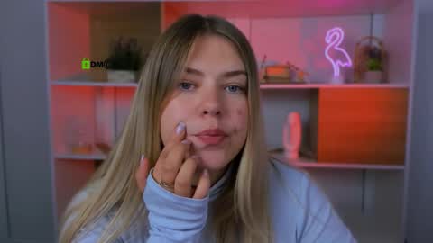 Snapshot of miraella chatting on September 26, 12:46 pm Mira online show from September 26, 12:46 pm