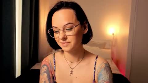 MiraSkyy online show from September 22, 1:04 pm