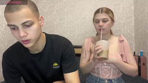 mirelcouple online show from May 24, 4:13 pm